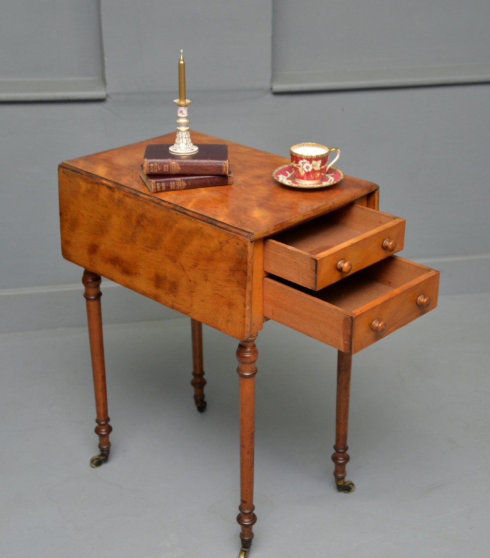 Elegant Regency Satinwood Small Pembroke Side Lamp Occasional Table View III