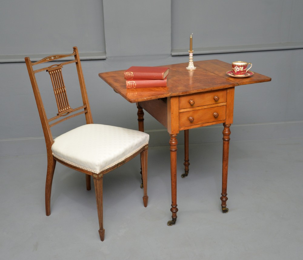 Elegant Regency Satinwood Small Pembroke Side Lamp Occasional Table View VIII