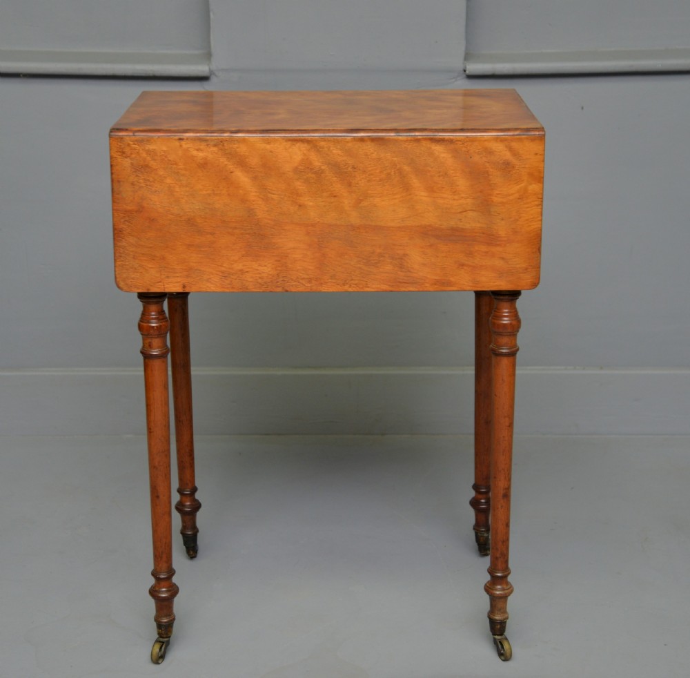 Elegant Regency Satinwood Small Pembroke Side Lamp Occasional Table View IX