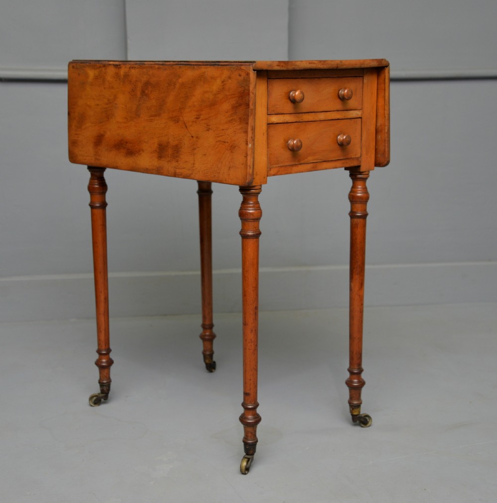 Elegant Regency Satinwood Small Pembroke Side Lamp Occasional Table View XII