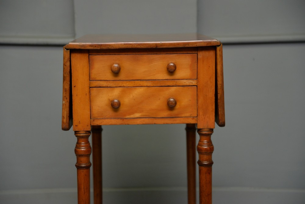 Elegant Regency Satinwood Small Pembroke Side Lamp Occasional Table View XIII