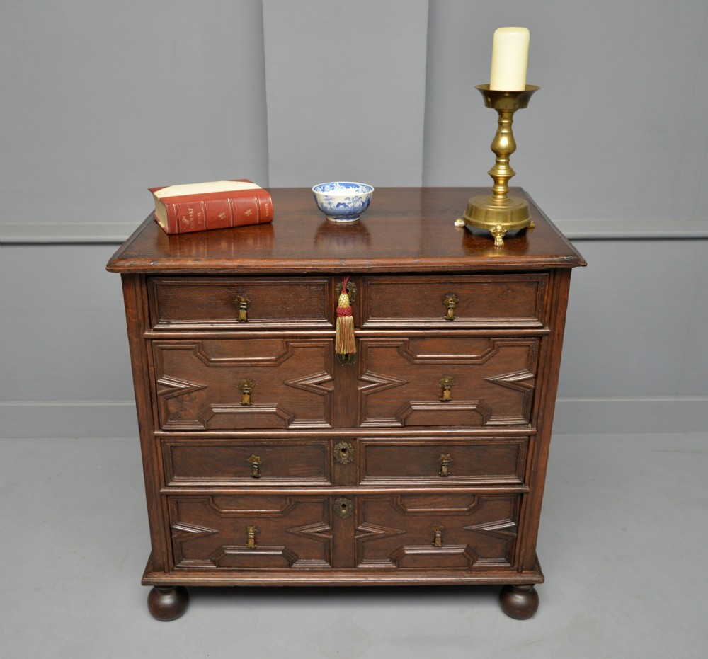 17th Century Geometric Oak Chest Of Drawers View VIII