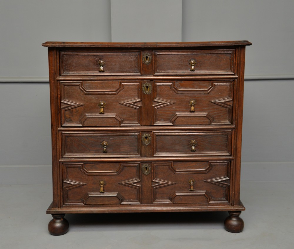 17th Century Geometric Oak Chest Of Drawers View X