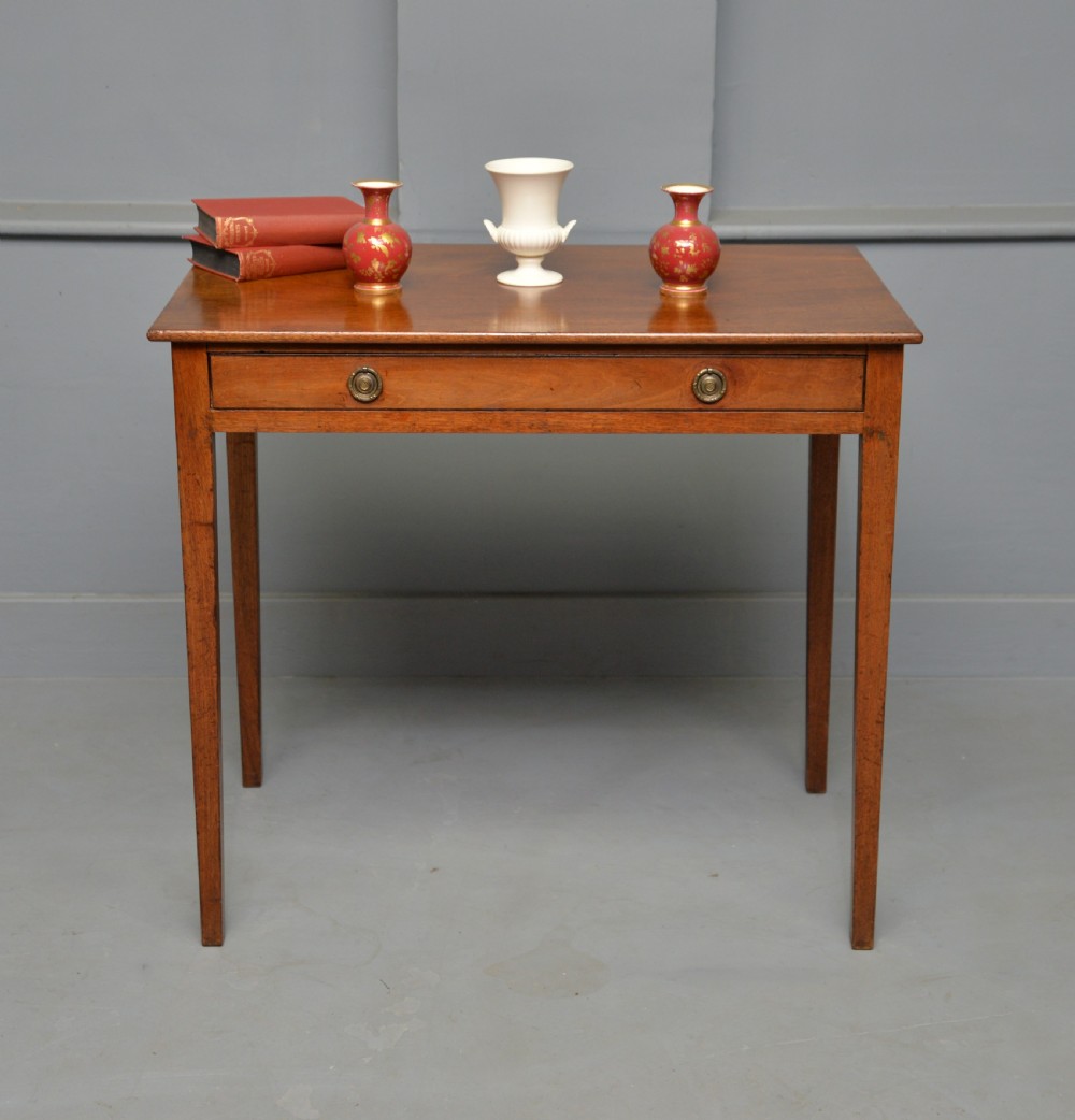 Georgian George III Mahogany Occasional Side Lamp Table