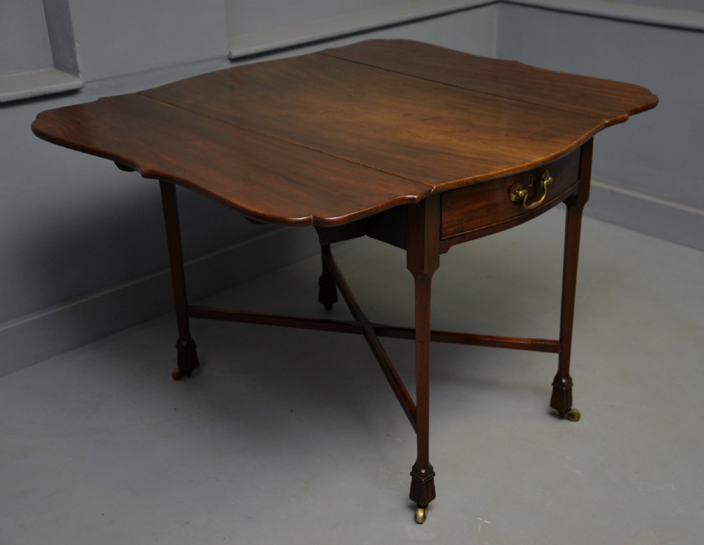 Unusual Georgian George III Mahogany Butterfly Pembroke Dining Table