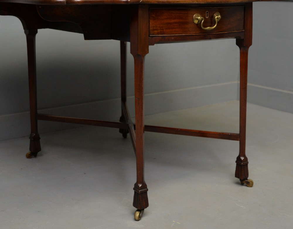Unusual Georgian George III Mahogany Butterfly Pembroke Dining Table View IV