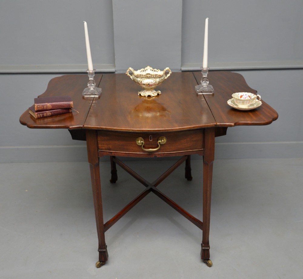 Unusual Georgian George III Mahogany Butterfly Pembroke Dining Table View V