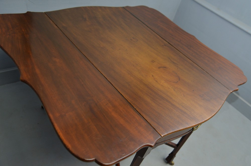 Unusual Georgian George III Mahogany Butterfly Pembroke Dining Table View VII