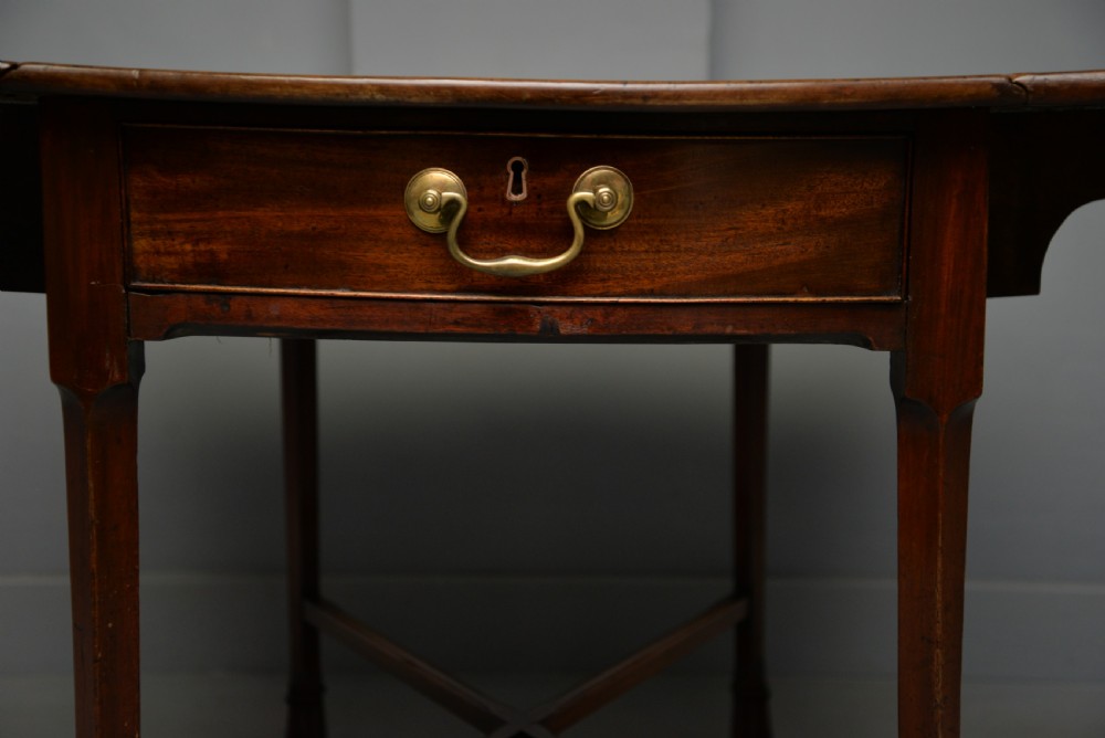 Unusual Georgian George III Mahogany Butterfly Pembroke Dining Table View X