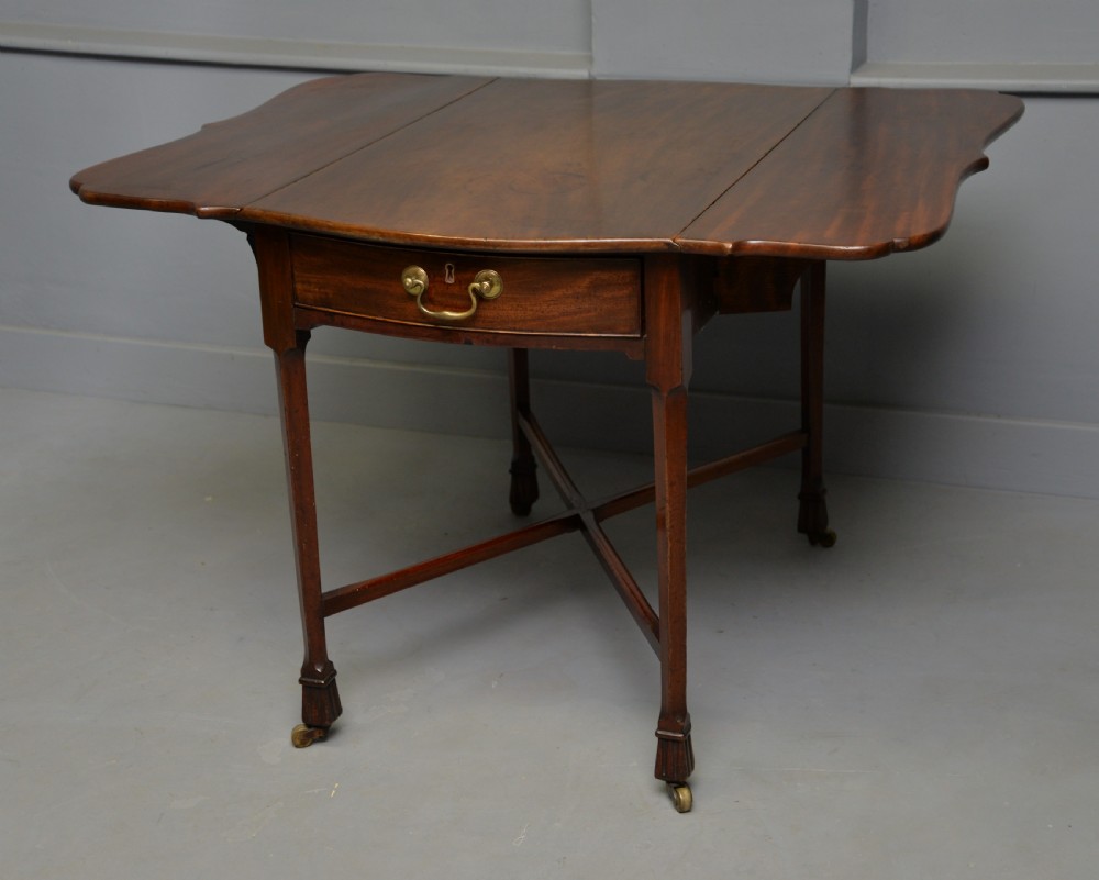Unusual Georgian George III Mahogany Butterfly Pembroke Dining Table View XII