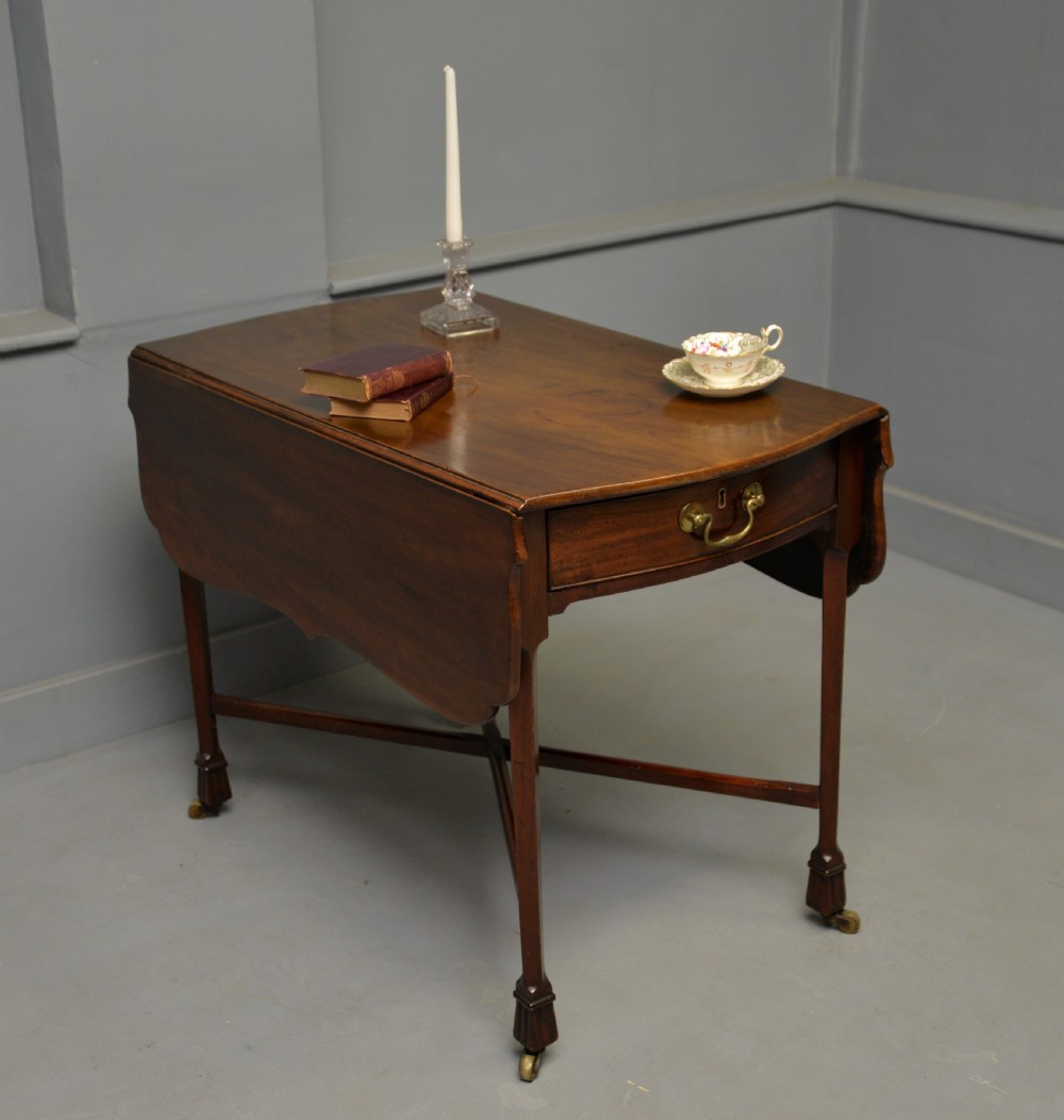 Unusual Georgian George III Mahogany Butterfly Pembroke Dining Table View XIV