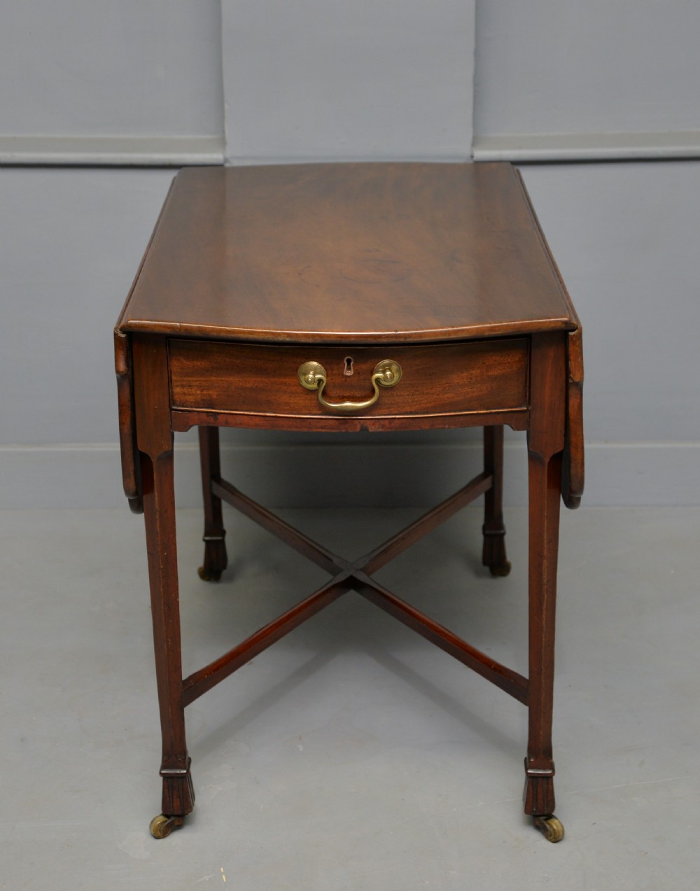Unusual Georgian George III Mahogany Butterfly Pembroke Dining Table View XVI