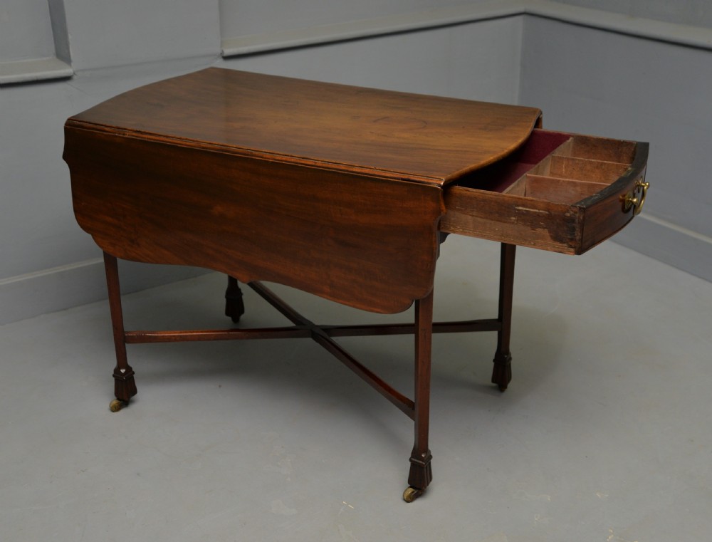 Unusual Georgian George III Mahogany Butterfly Pembroke Dining Table View XXI