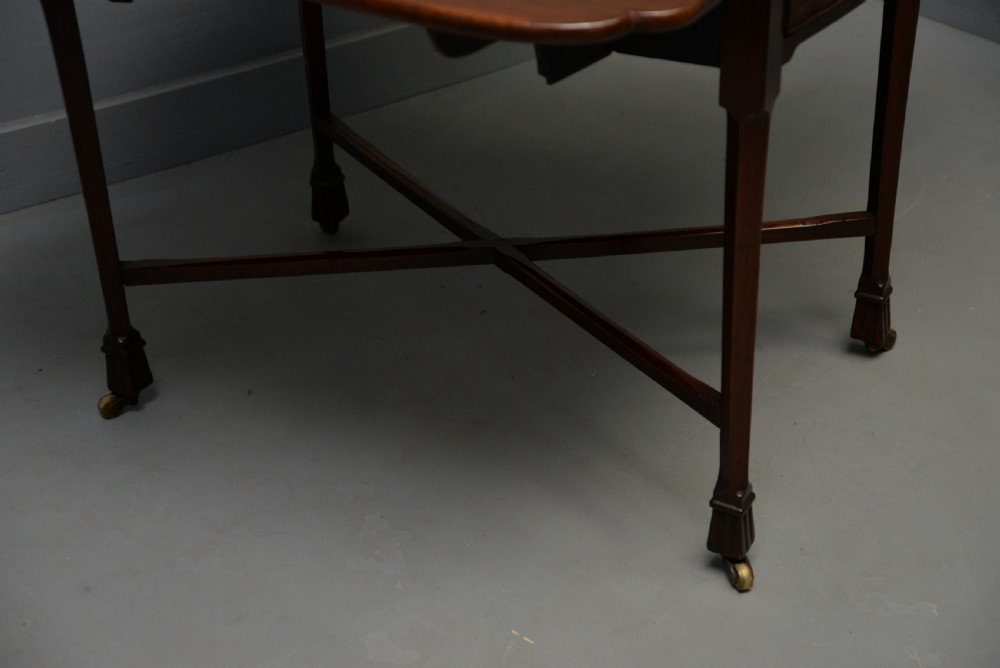 Unusual Georgian George III Mahogany Butterfly Pembroke Dining Table View XXV