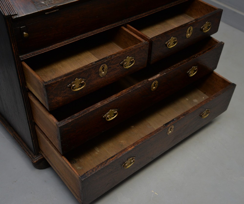 Queen Anne Early 18th Century Oak Bureau Desk View IV
