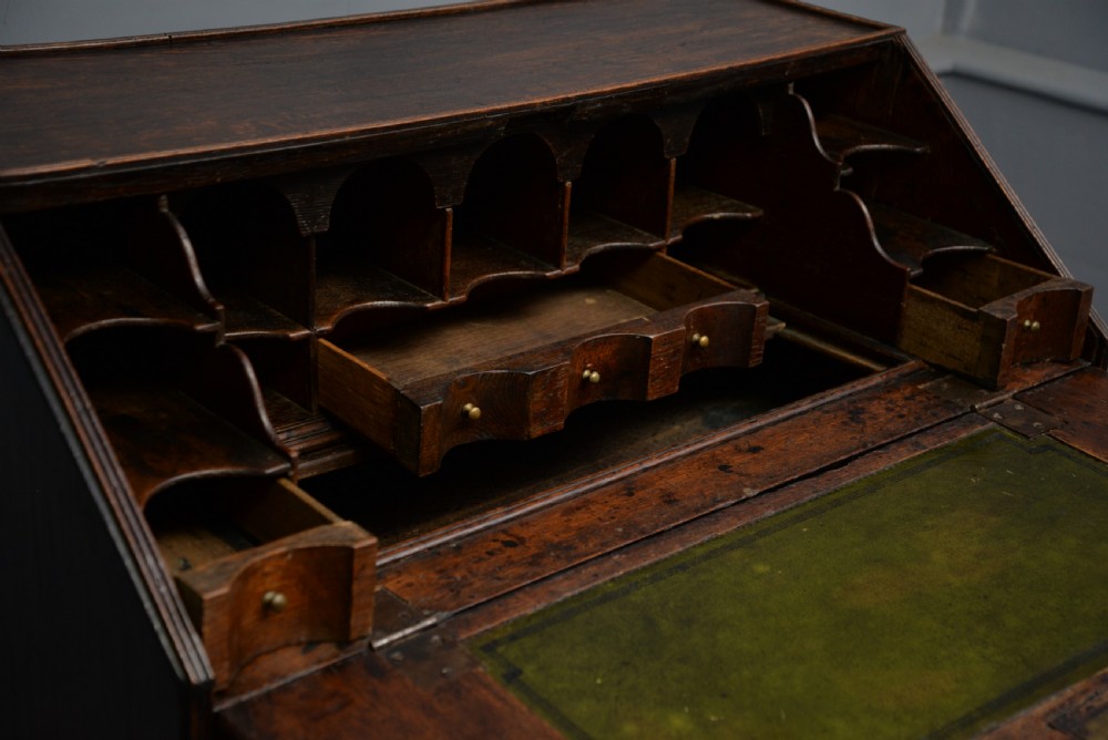 Queen Anne Early 18th Century Oak Bureau Desk View VI
