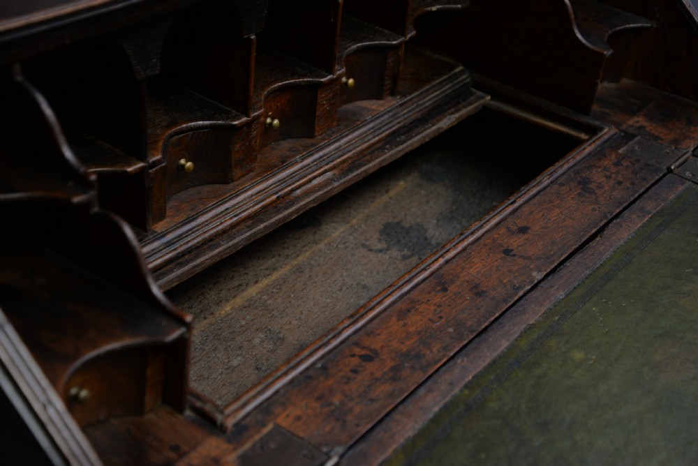 Queen Anne Early 18th Century Oak Bureau Desk View VII