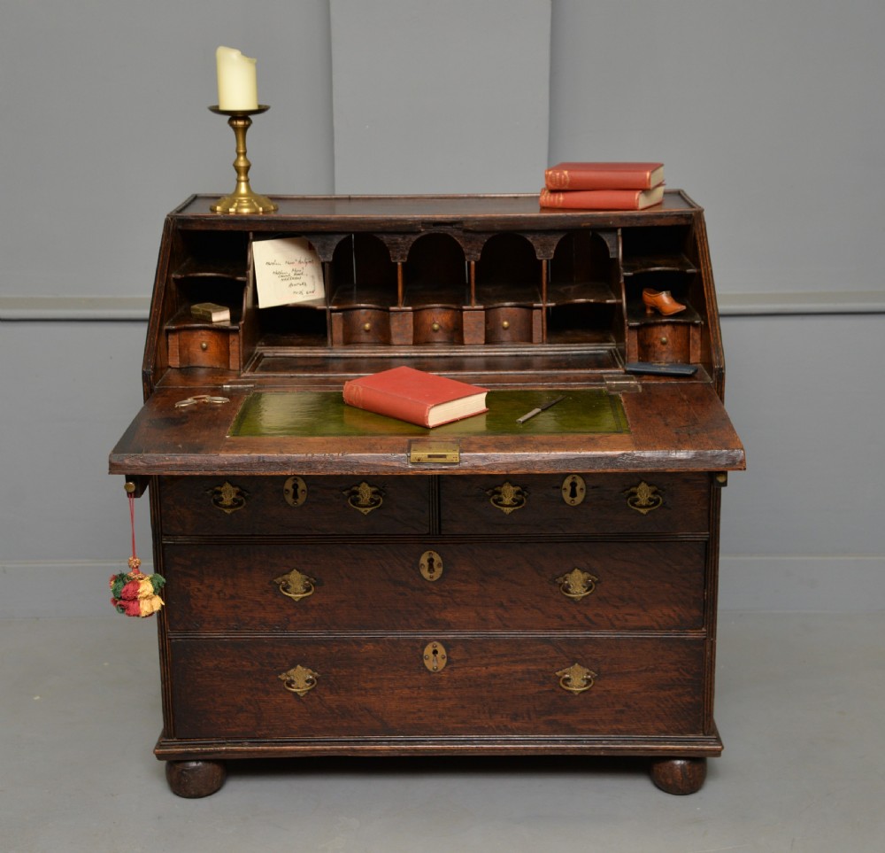 Queen Anne Early 18th Century Oak Bureau Desk View VIII
