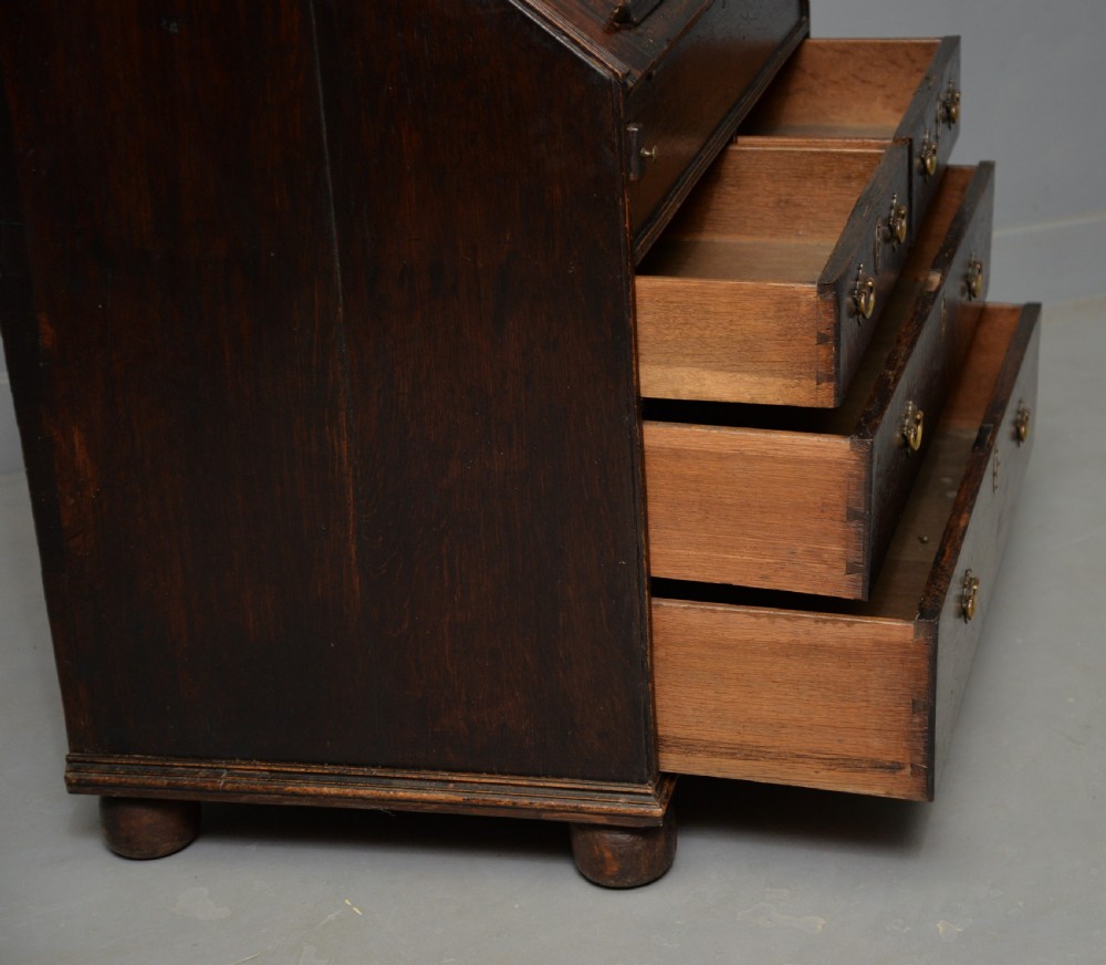 Queen Anne Early 18th Century Oak Bureau Desk View XIV