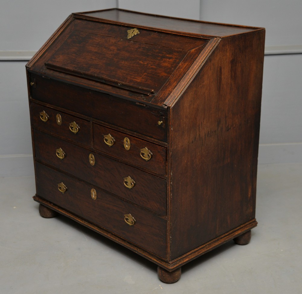Queen Anne Early 18th Century Oak Bureau Desk View XVI