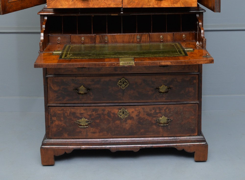 George II Walnut Secretaire Bookcase Desk c1730 View IX