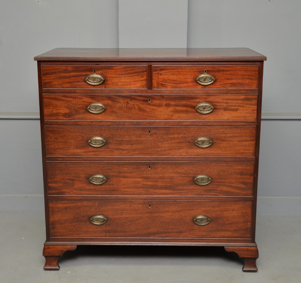 Georgian George III Mahogany Chest Of Drawers