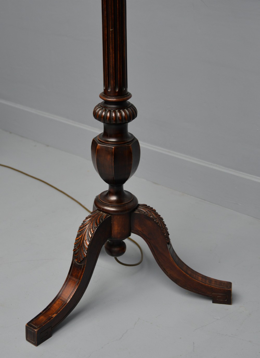 Georgian Style C.1920 Mahogany Standard Floor Lamp View XI