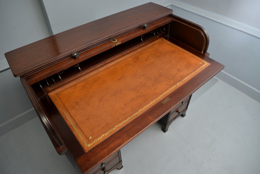Victorian Mahogany Tambour Roll Top Cylinder Desk View XII