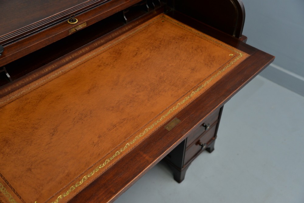 Victorian Mahogany Tambour Roll Top Cylinder Desk View XIV