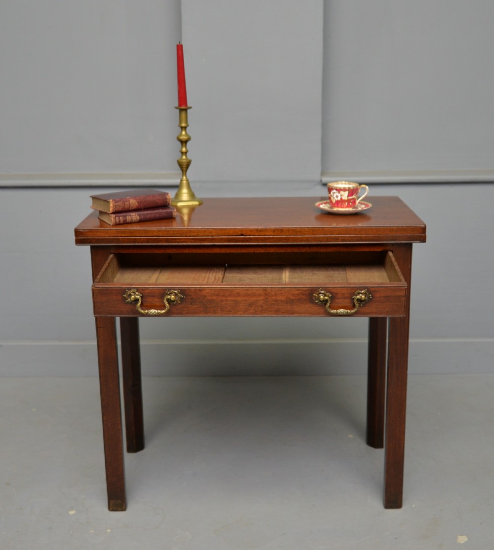 Elegant Georgian Mahogany Tea Side Table View IV