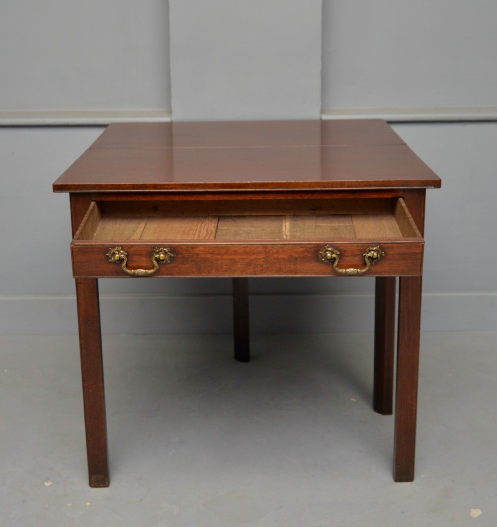 Elegant Georgian Mahogany Tea Side Table View VI