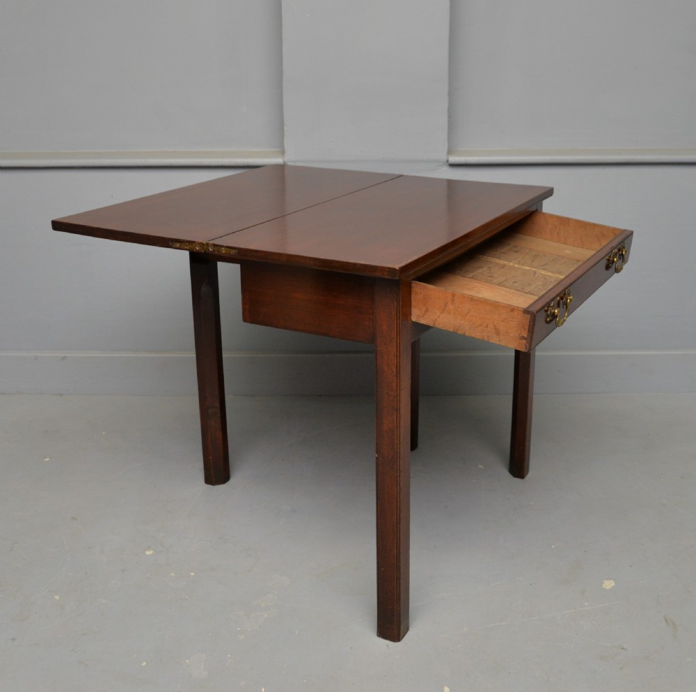 Elegant Georgian Mahogany Tea Side Table View VII