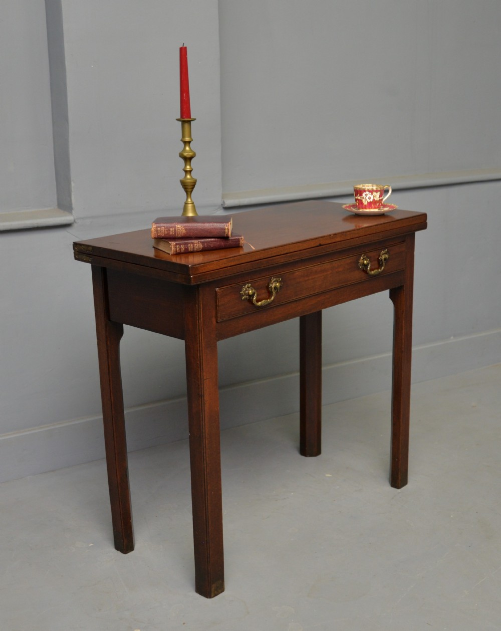 Elegant Georgian Mahogany Tea Side Table View XIII