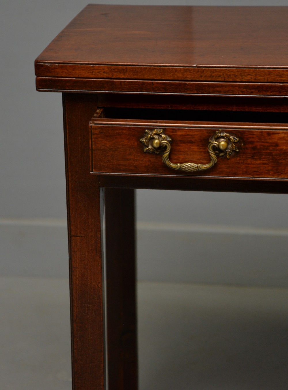 Elegant Georgian Mahogany Tea Side Table View XVII