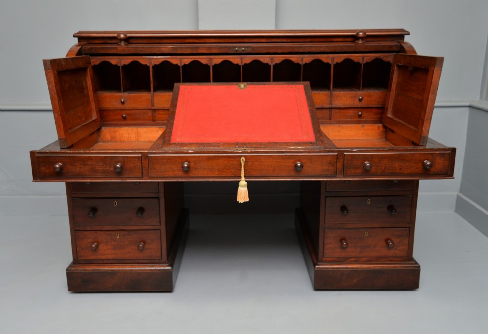 Handsome Victorian Roll-Top Mahogany Cylinder Pedestal Desk View VII