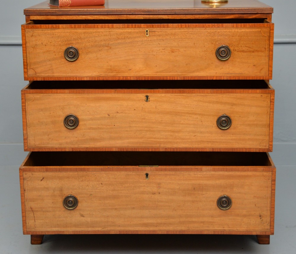 Superb George III Satinwood & Mahogany Inlaid Chest Of Drawers View III