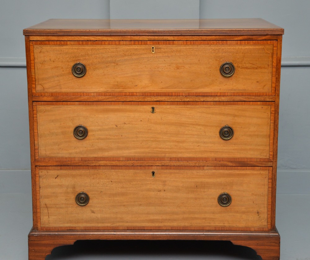 Superb George III Satinwood & Mahogany Inlaid Chest Of Drawers View V