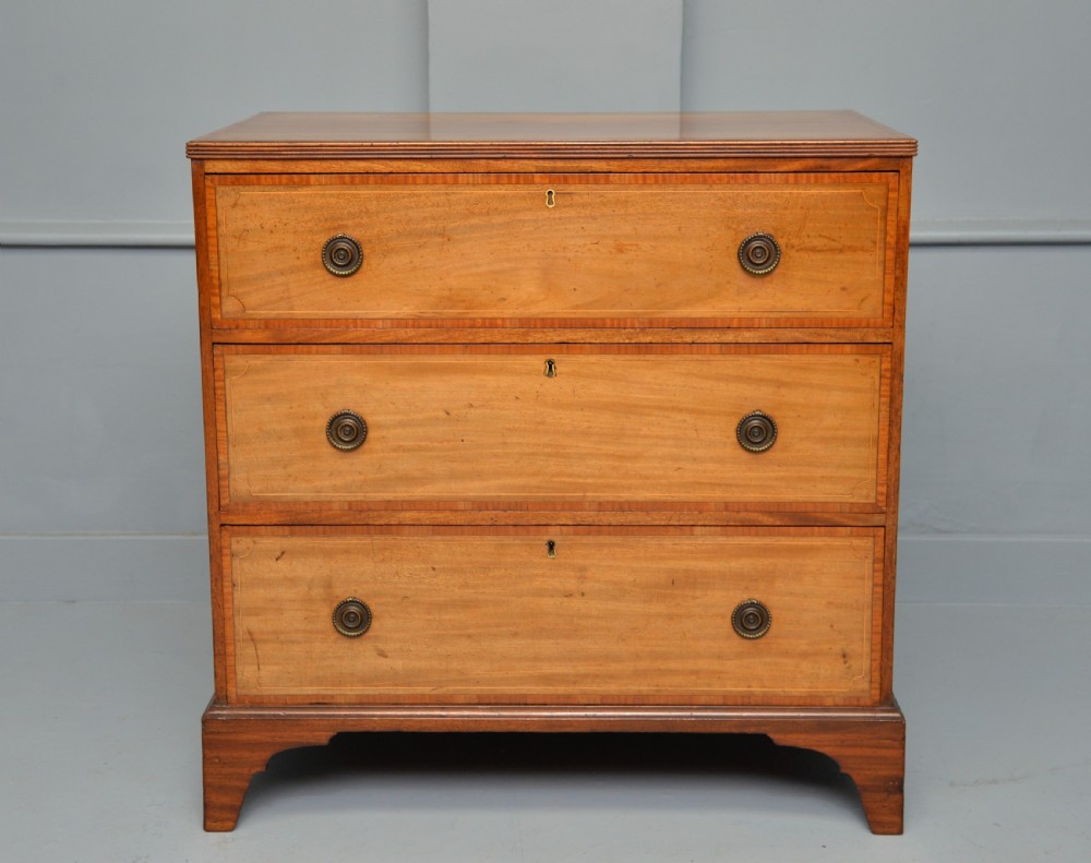 Superb George III Satinwood & Mahogany Inlaid Chest Of Drawers View VI