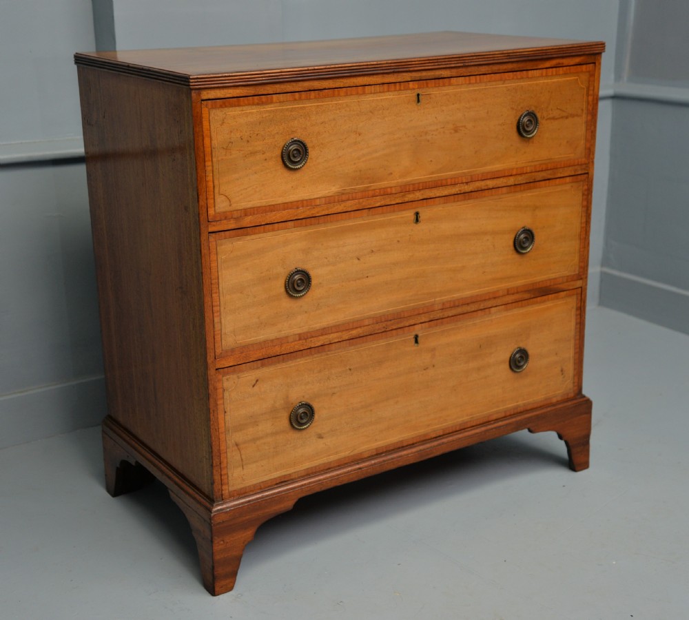 Superb George III Satinwood & Mahogany Inlaid Chest Of Drawers View VIII