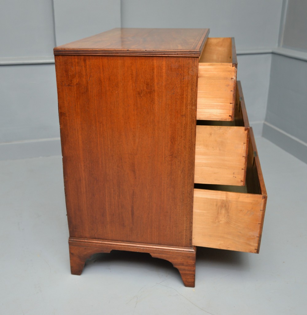 Superb George III Satinwood & Mahogany Inlaid Chest Of Drawers View IX