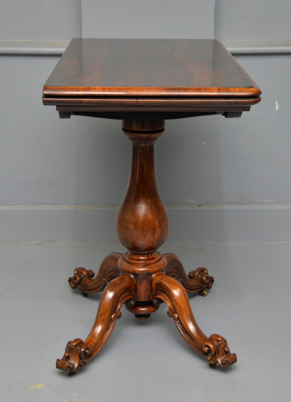 Early Victorian Rosewood And Walnut Tea / Side Table View X