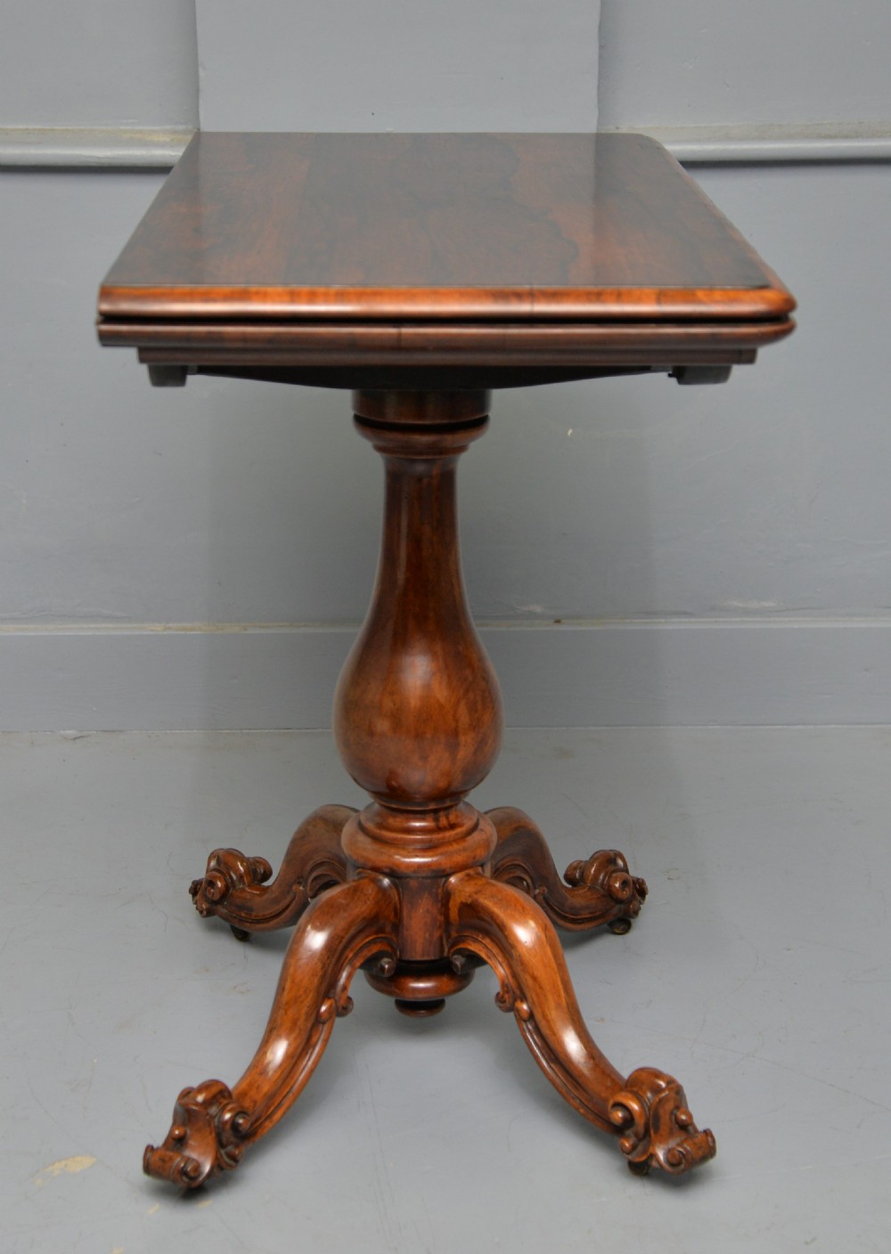 Early Victorian Rosewood And Walnut Tea / Side Table View XII