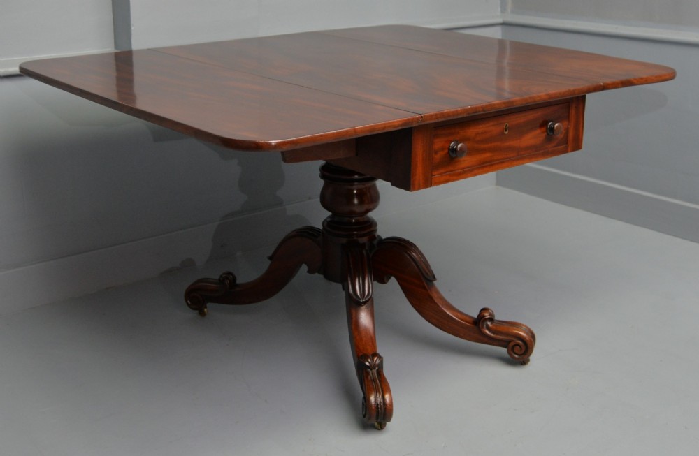 Superb William IV Solid Mahogany Dining Table Seats Four