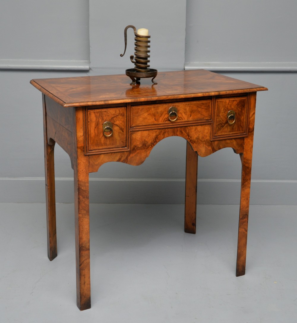 Early 18th Century Style Walnut Lowboy Side Table View VIII