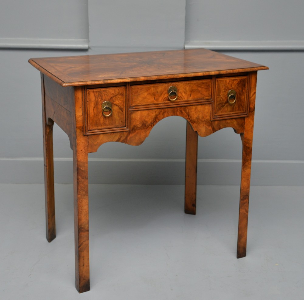 Early 18th Century Style Walnut Lowboy Side Table View IX