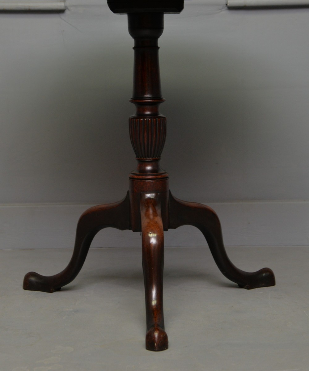 Georgian 18th Century Mahogany Tilt Top Side Occasional Table View VII