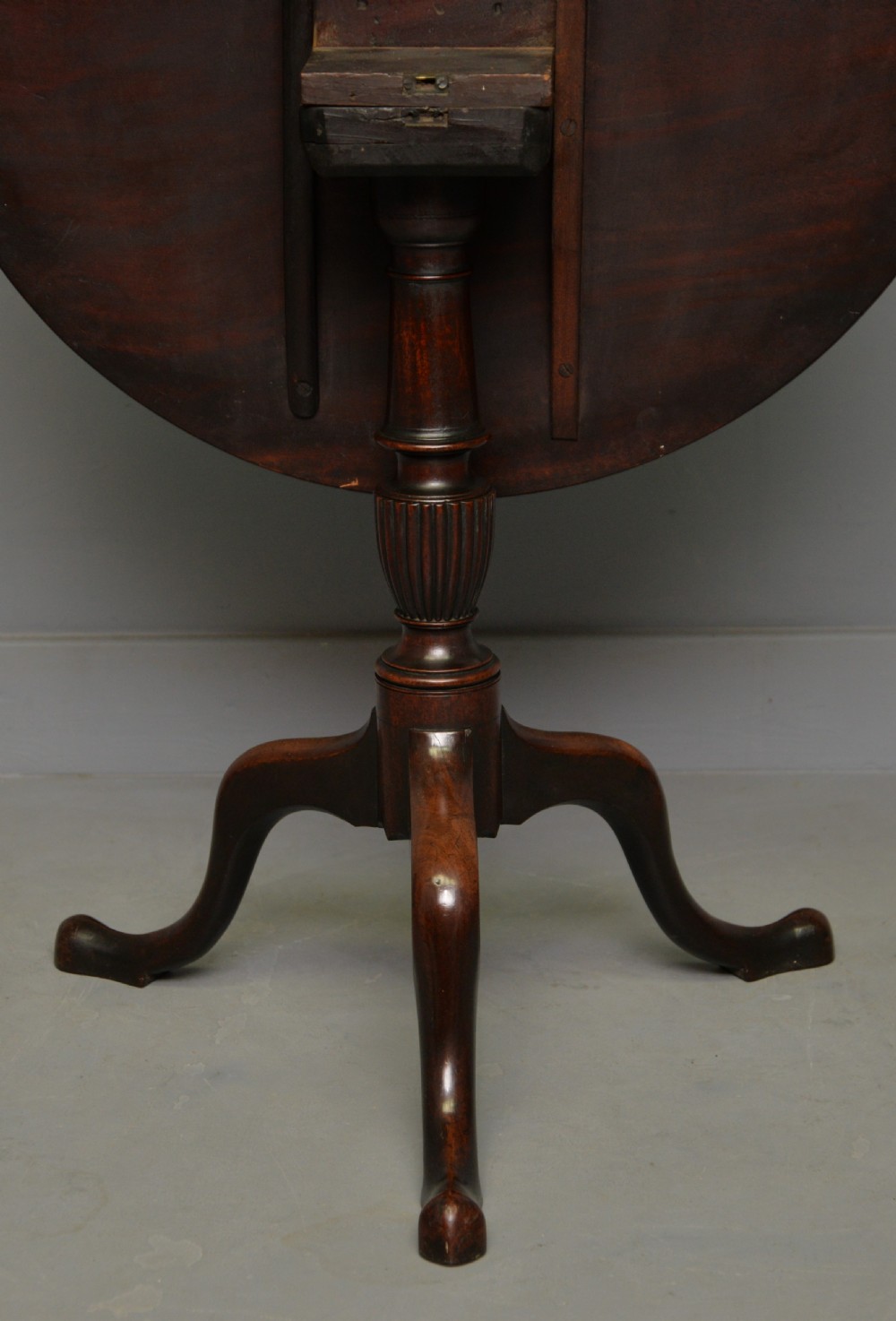 Georgian 18th Century Mahogany Tilt Top Side Occasional Table View XVII