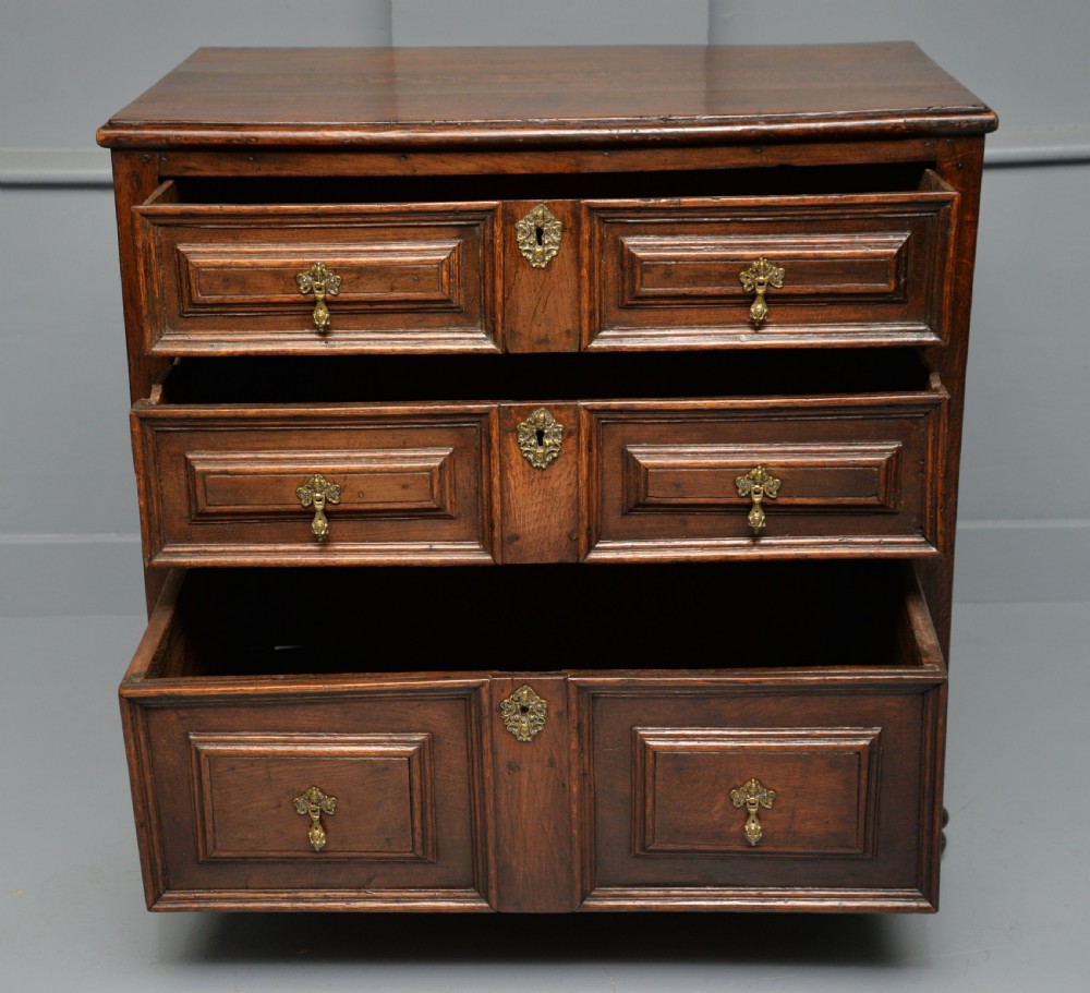 William and Mary Late 17th Century Oak Chest Of Drawers View IV