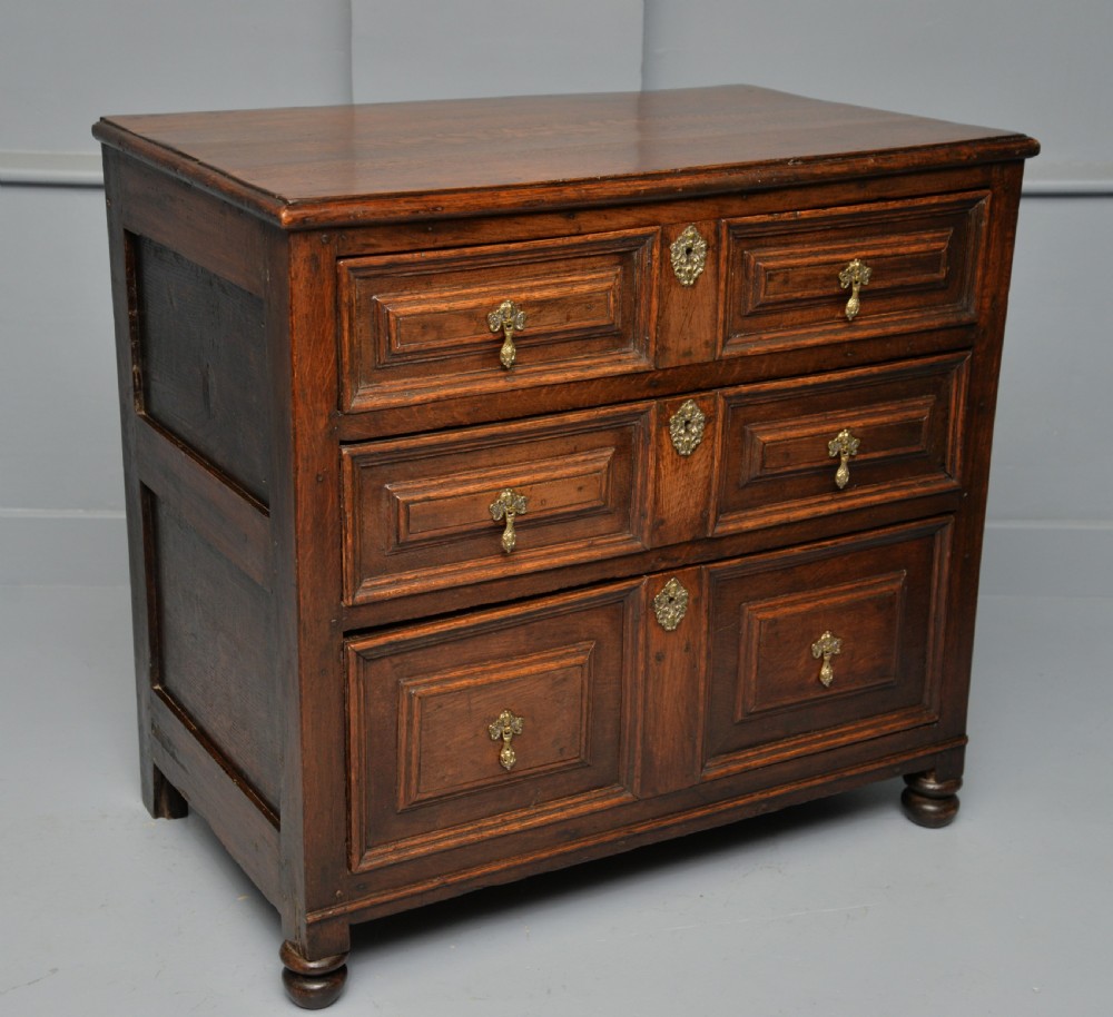 William and Mary Late 17th Century Oak Chest Of Drawers View VII
