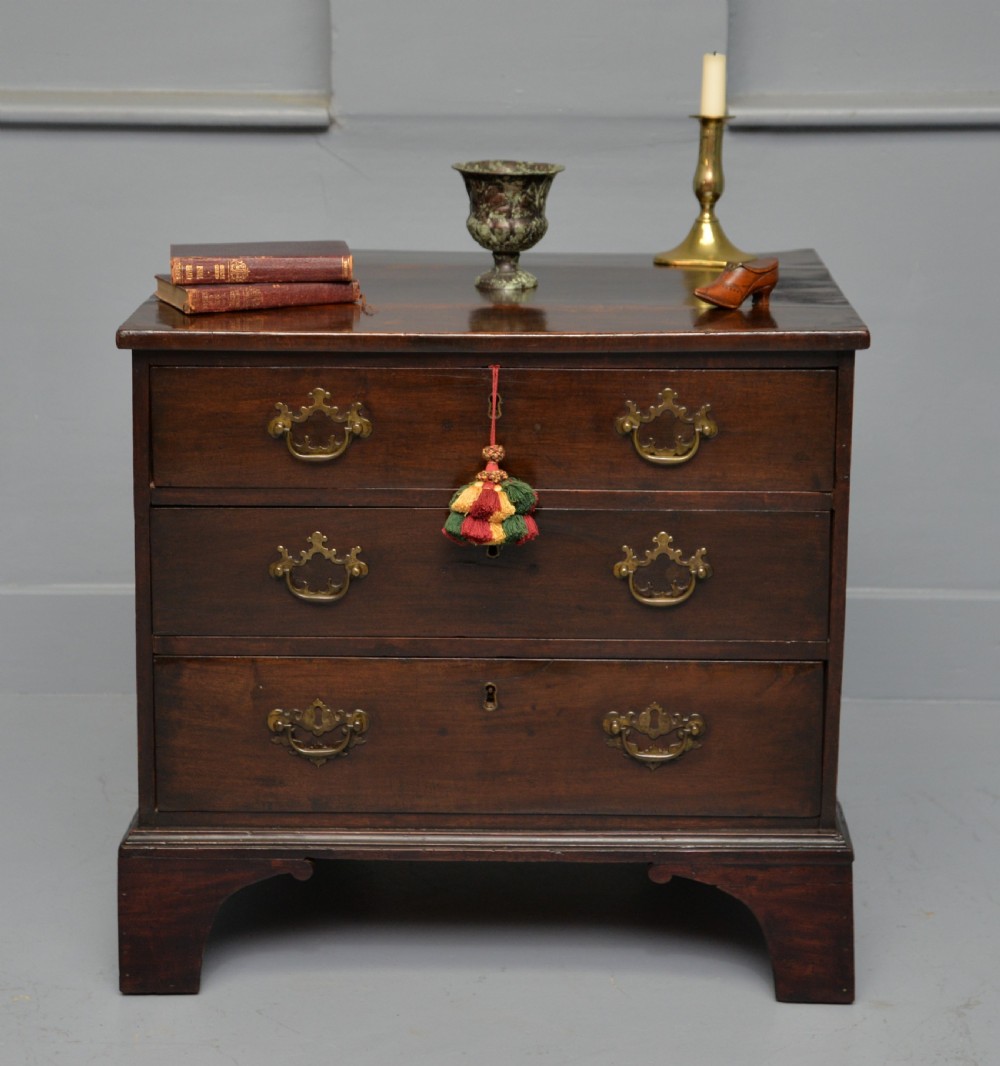 Charming Small Georgian Mahogany Chest Of Drawers View XV